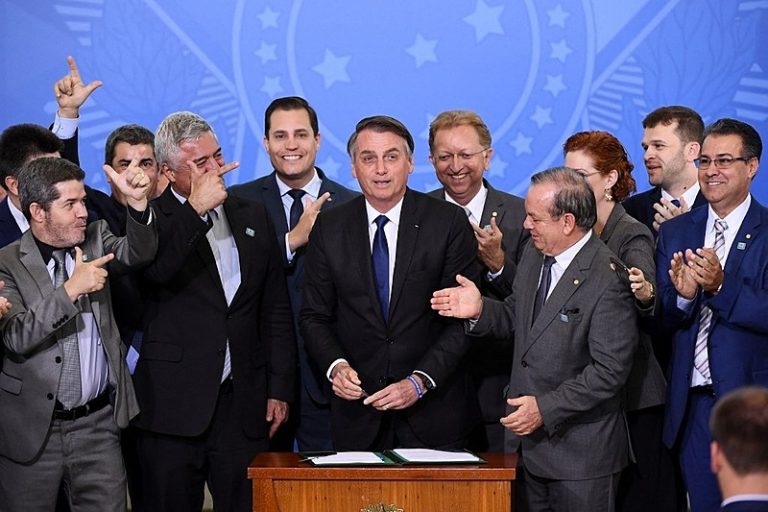 44-Deputados-Federais-ecoam-discurso-de-Bolsonaro-sobre-sistema-eleitoral.jpg