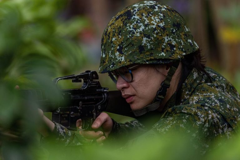 Biden-aprova-financiamento-para-primeira-transferencia-de-equipamento-militar-para.jpg