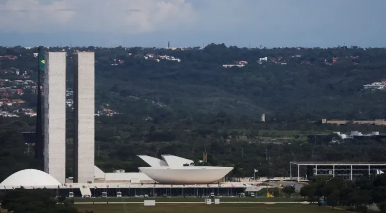 Camara-aprova-extensao-de-isencao-de-IR-e-preve-taxacao.webp.webp