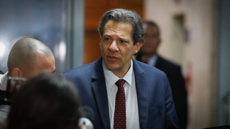 Haddad-enfrenta-desconfianca-economica-e-frieza-politica-em-transicao-ministerial.jpg