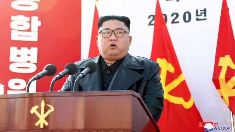 Kim-Jong-un-aumenta-producao-de-misseis-em-meio-a-tensoes.jpg