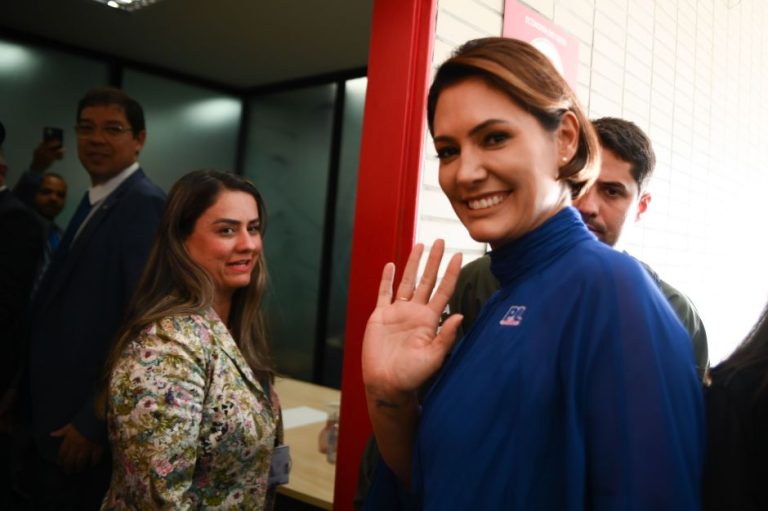 Michelle-Bolsonaro-lidera-evento-do-PL-Mulher-em-meio-a.jpg