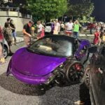 Motorista-de-McLaren-Artura-bate-em-Sandero-e-causa-estrago.jpg