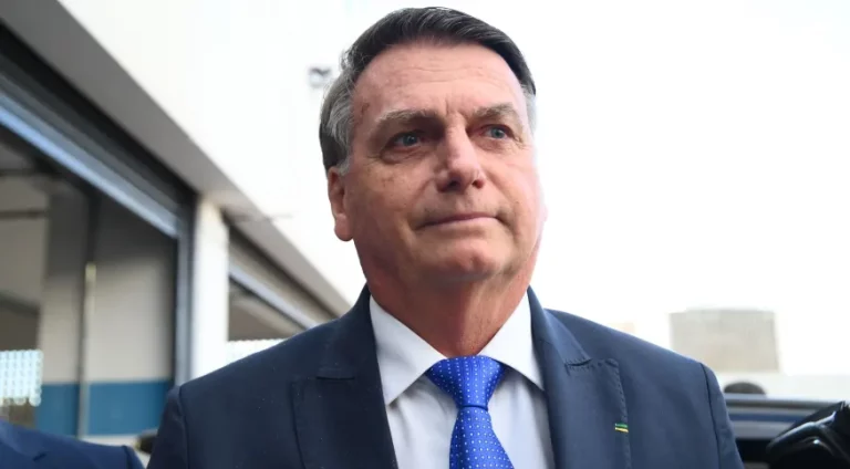 Boletim-medico-atualiza-estado-de-saude-de-Bolsonaro-apos-procedimentos.webp.webp