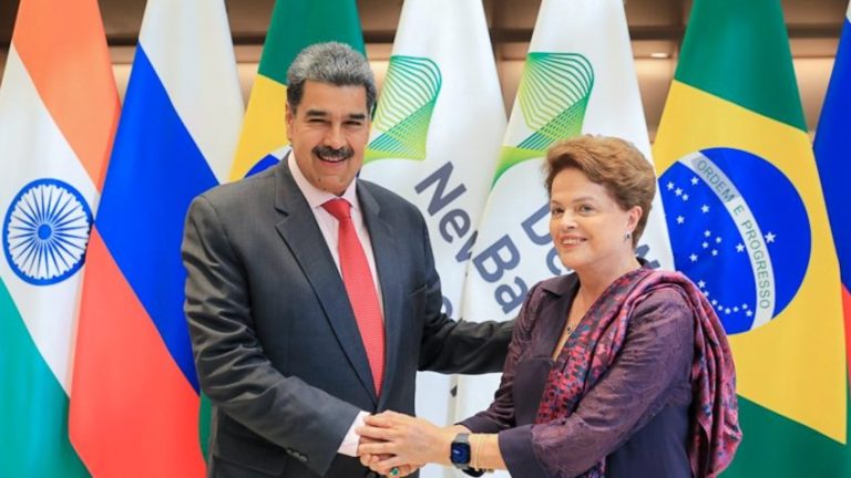 Dilma-Rousseff-acolhe-Nicolas-Maduro-na-sede-do-NDB-em.jpg