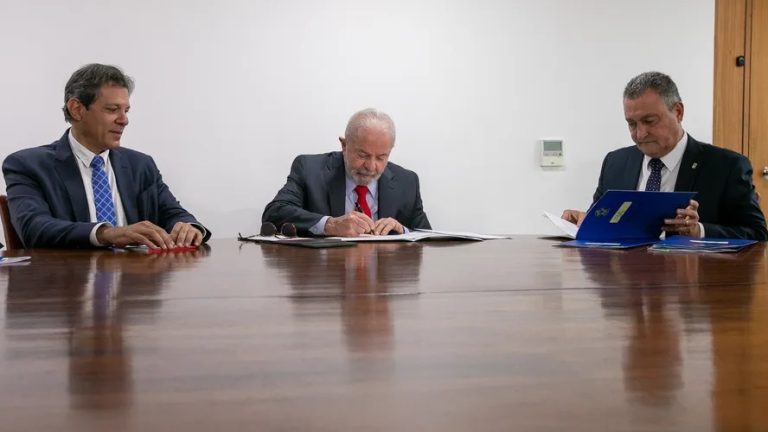 Lula-frente-ao-conflito-entre-Rui-Costa-e-Haddad-na.jpg