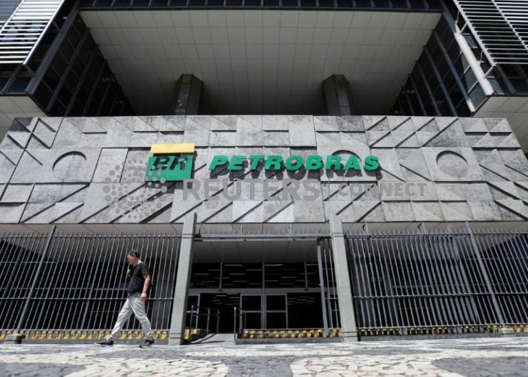 Petrobras-aumenta-preco-do-querosene-de-aviacao-em-20-em.jpg