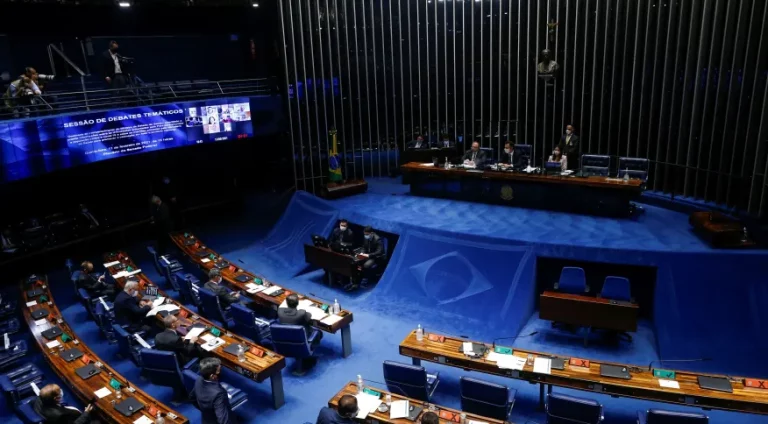 Senado contesta decisão do STF sobre piso salarial da enfermagem