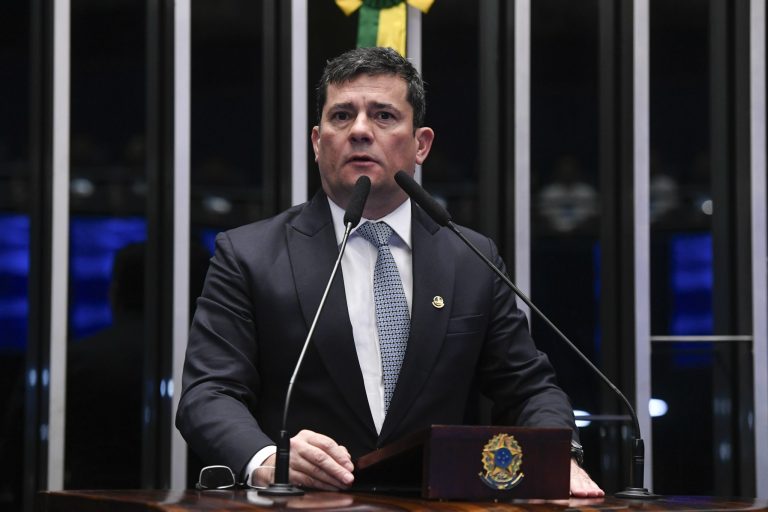 Moro defende revisão de lei contra terrorismo