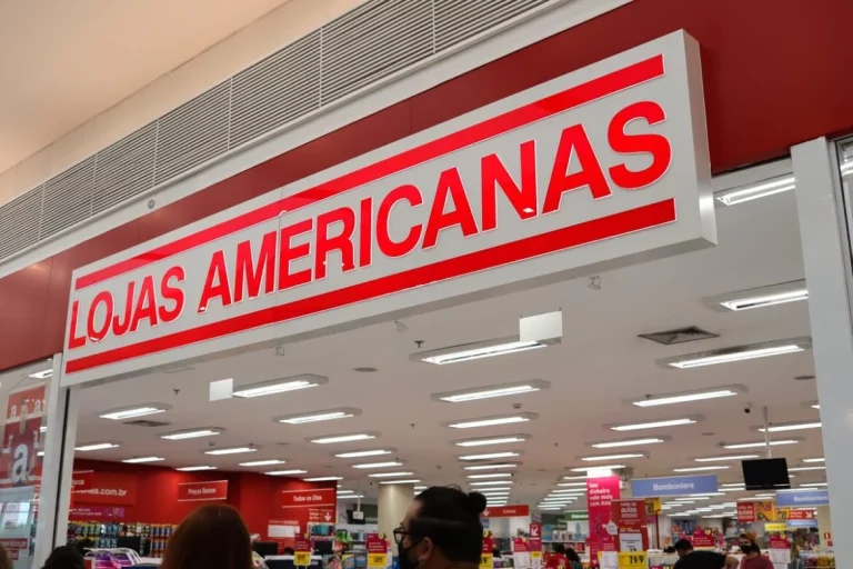 Americanas fecha 25 lojas em agosto e demite mais de mil funcionários