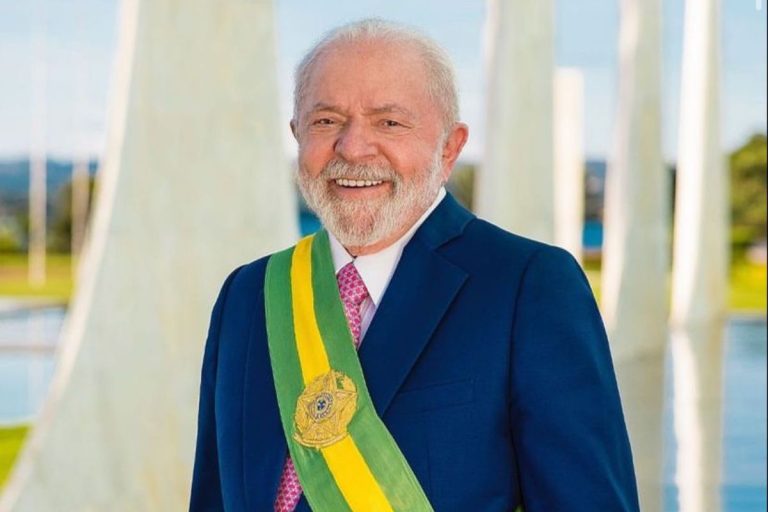 Maioria dos brasileiros reprova viagens internacionais de Lula