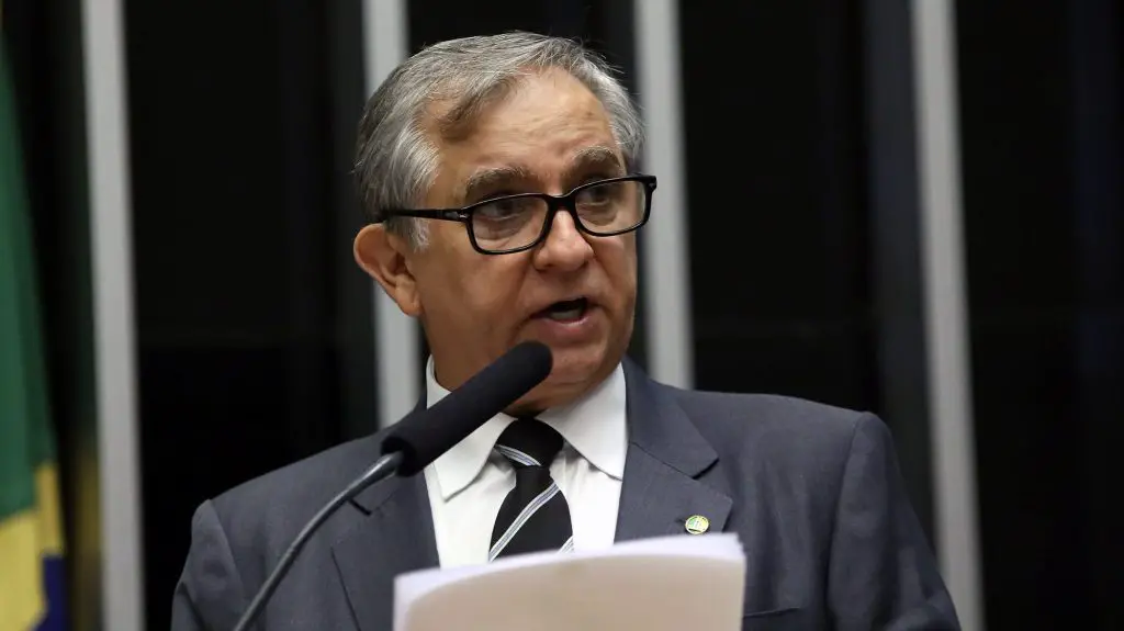 Oposição entrega “relatório paralelo” da CPMI de 8 de janeiro ao STF e à PGR