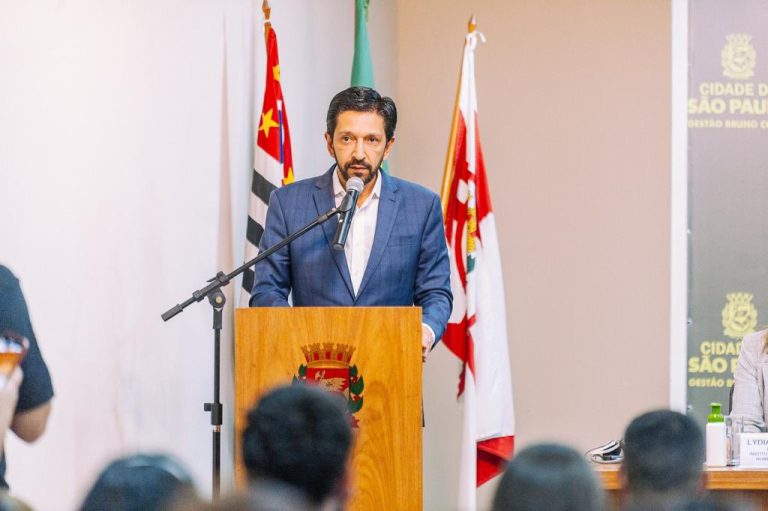 Nunes participa de inauguração de igreja e mira voto evangélico