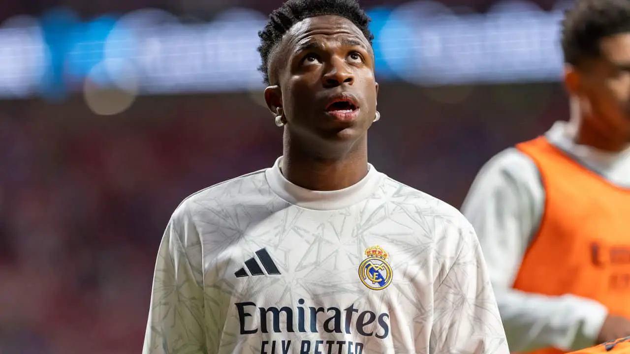 Vinícius Júnior em meio a polêmicas após clássico entre Real Madrid e Barcelona
