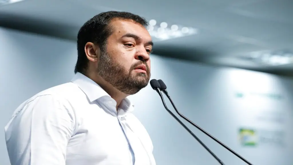 Popularidade digital de Cláudio Castro cresce após megaoperação de segurança no Rio de Janeiro