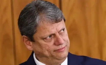 Portal descreve cenário hipotético de prisão de Bolsonaro e articulação de Tarcísio por anistia