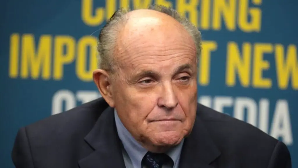 Poder de perdão presidencial nos EUA: Entenda o debate envolvendo Trump e aliados como Giuliani