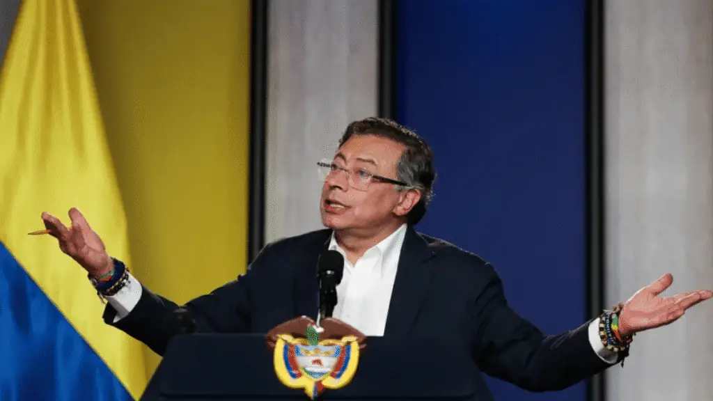 Gustavo Petro Critica Sanções dos EUA e as Classifica como Ferramenta Política