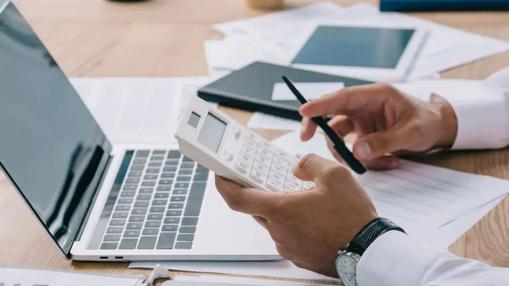 Bancos e plataformas oferecem descontos de até 97% para quitação de dívidas