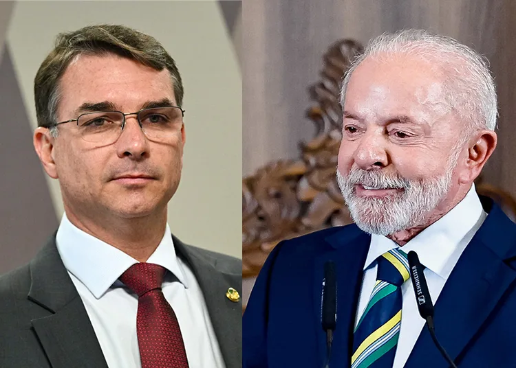 Bandeira do Brasil tremulando ao vento contra o céu azul